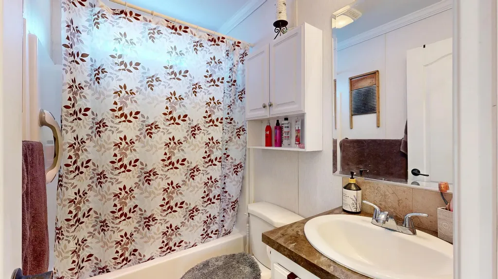 5 Parkview Lane Lewiston ME 04240