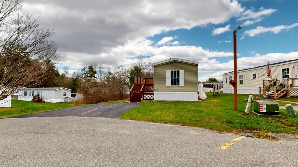 5 Parkview Lane Lewiston ME 04240