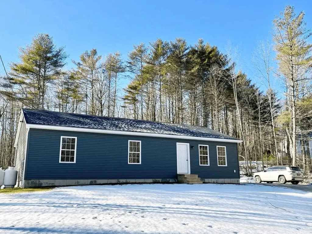 35 Moosehead Lane Whitefield ME 04353