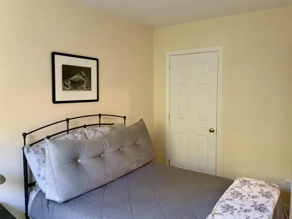 15 Edgefield Lane Brunswick ME 04011