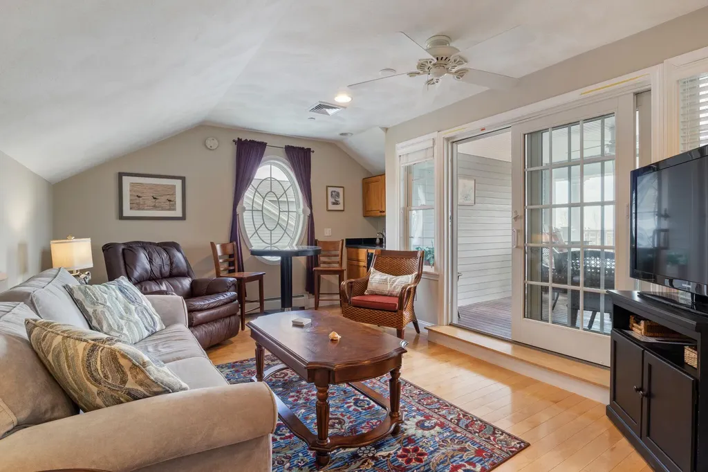 1413 Post Road Wells ME 04090