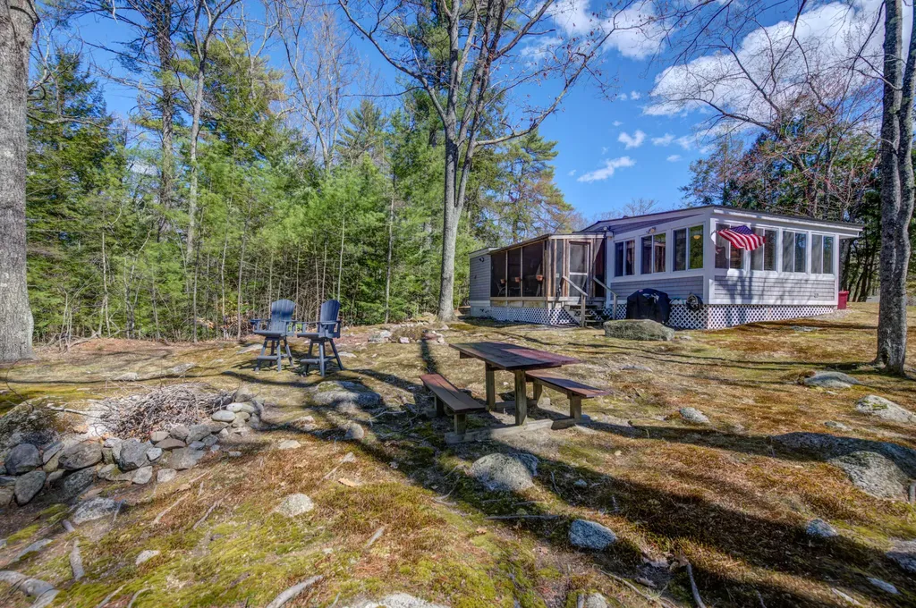 961 N High Street Bridgton ME 04009