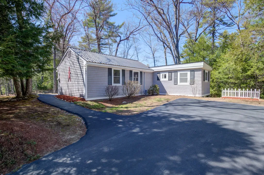 961 N High Street Bridgton ME 04009