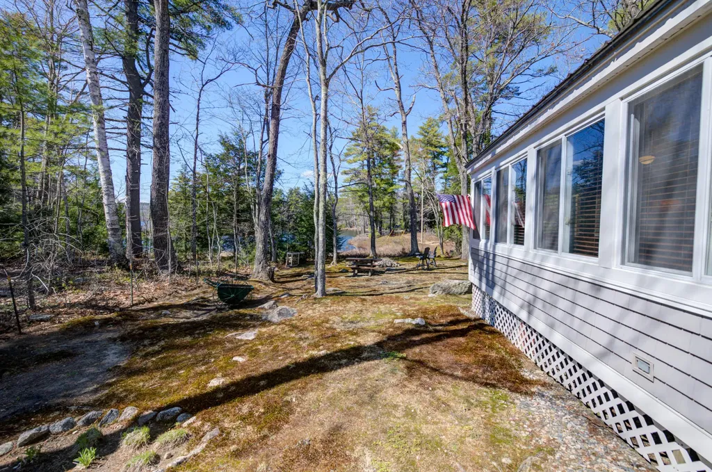 961 N High Street Bridgton ME 04009