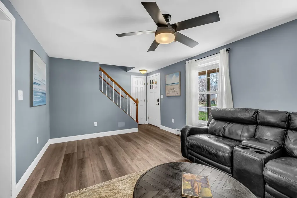 8 Meadow Way Rockland ME 04841