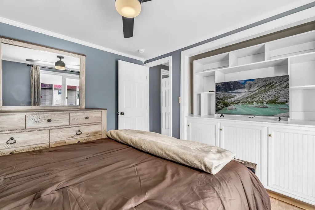 8 Meadow Way Rockland ME 04841