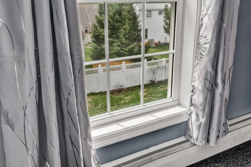 8 Meadow Way Rockland ME 04841