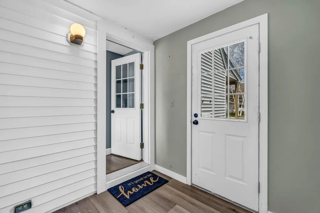 8 Meadow Way Rockland ME 04841