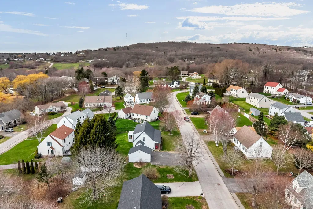 8 Meadow Way Rockland ME 04841