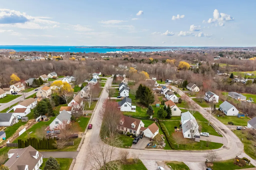 8 Meadow Way Rockland ME 04841