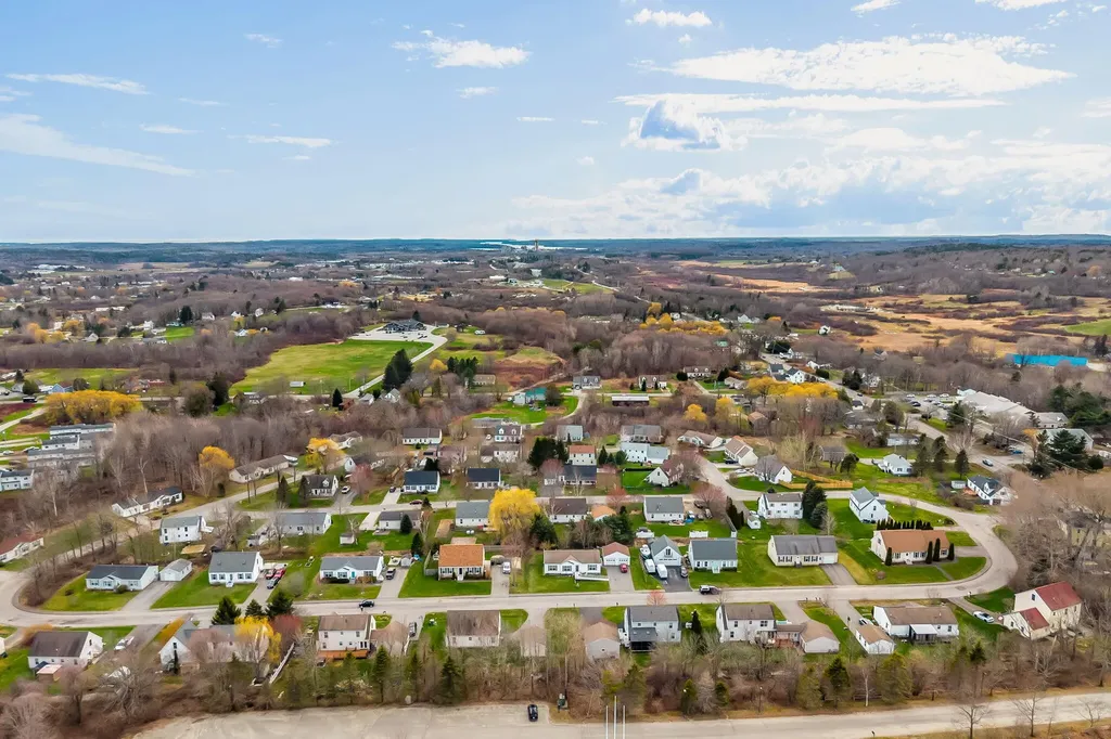 8 Meadow Way Rockland ME 04841