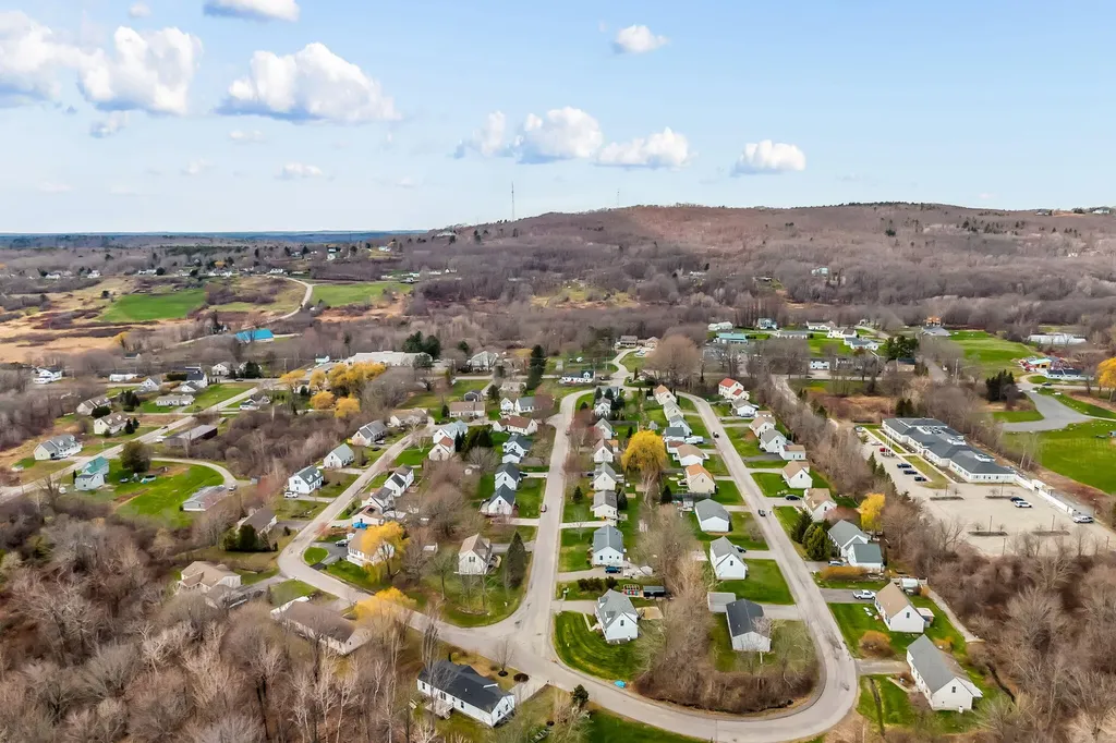 8 Meadow Way Rockland ME 04841