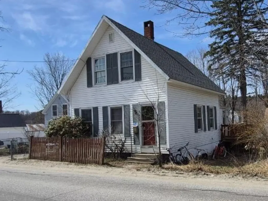 27 Royal Street Winthrop ME 04364