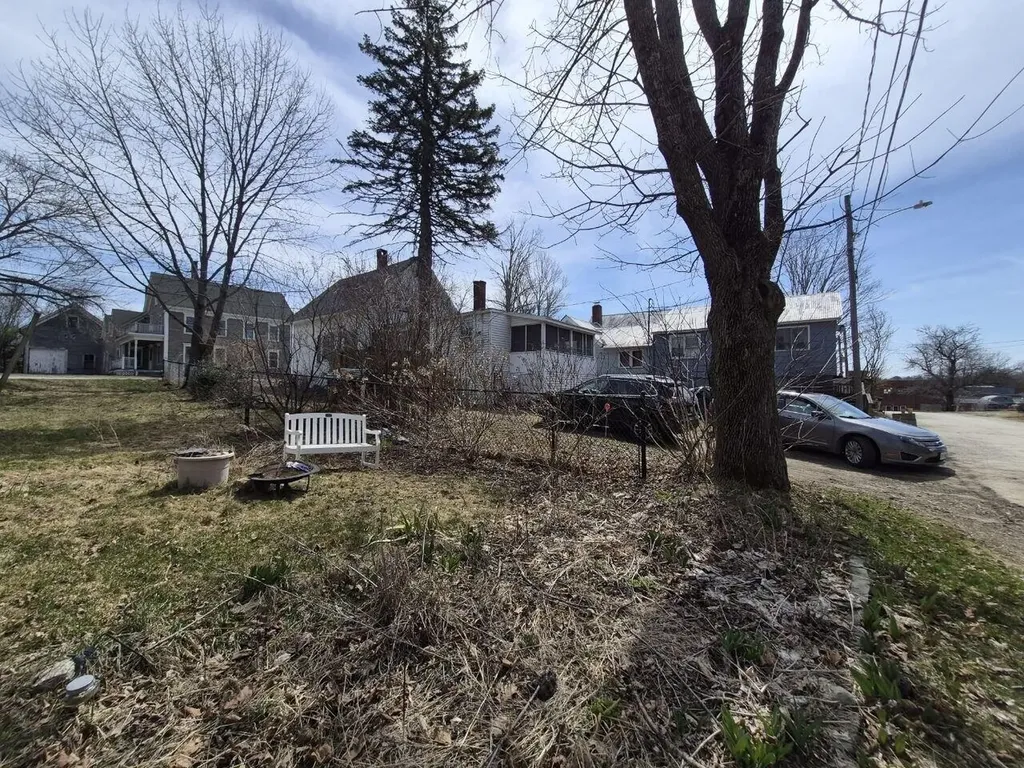 27 Royal Street Winthrop ME 04364