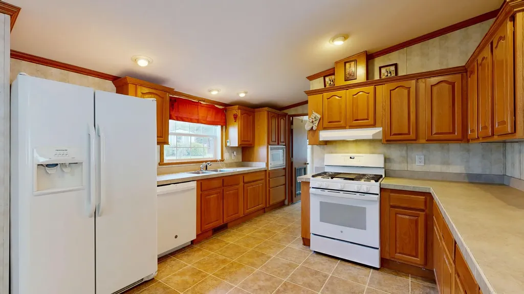 13 Evergreen Road Lewiston ME 04240
