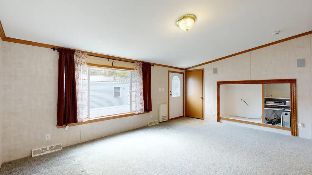 13 Evergreen Road Lewiston ME 04240