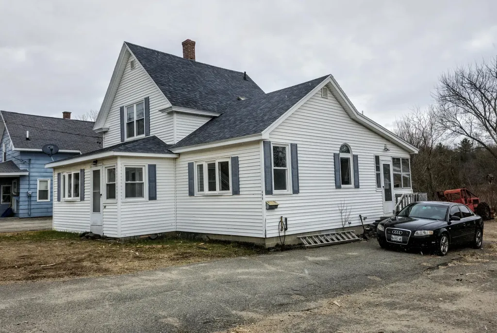 499 Aroostook Avenue Millinocket ME 04462