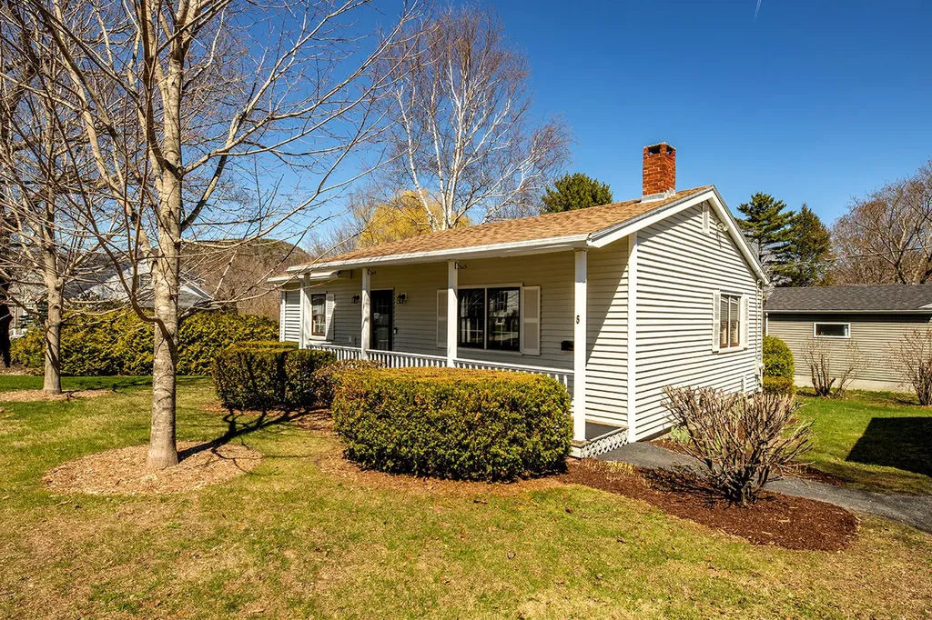 5 Rawson Avenue Camden ME 04843