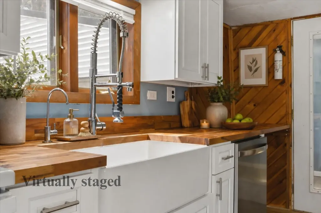 304 Hardscrabble Road Poland ME 04274