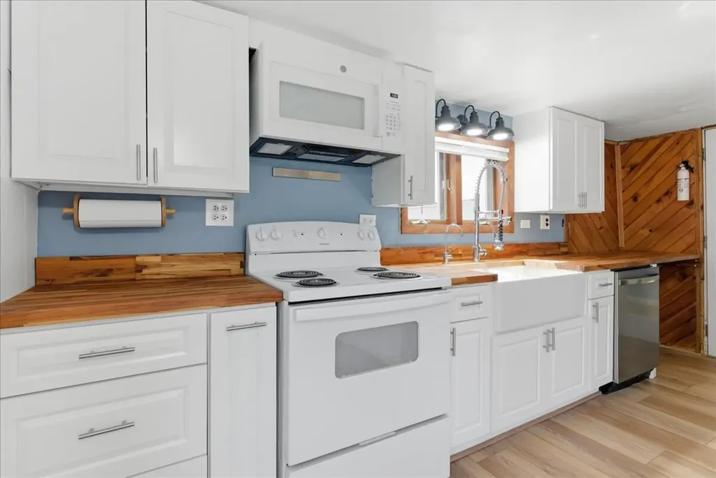 304 Hardscrabble Road Poland ME 04274
