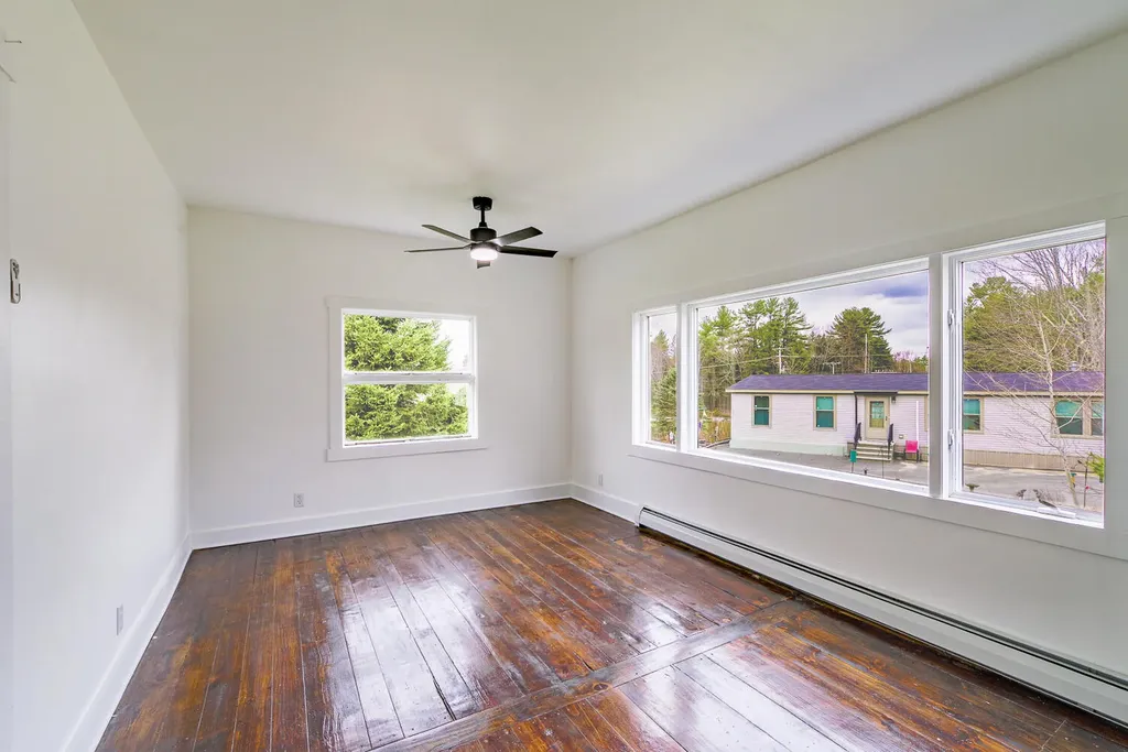 1216 Main Street Waldoboro ME 04572