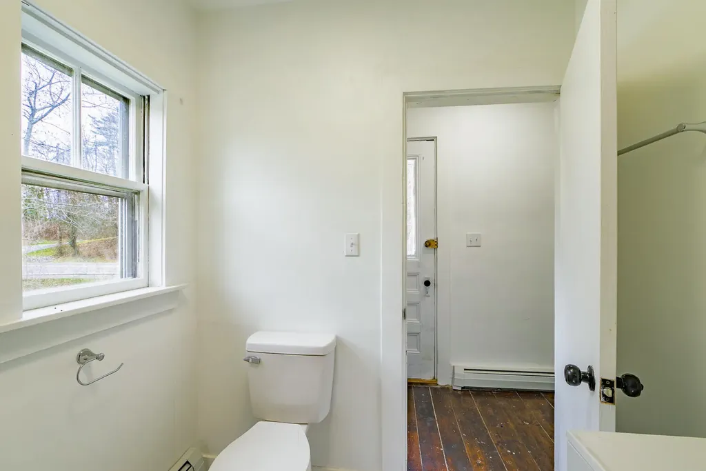 1216 Main Street Waldoboro ME 04572