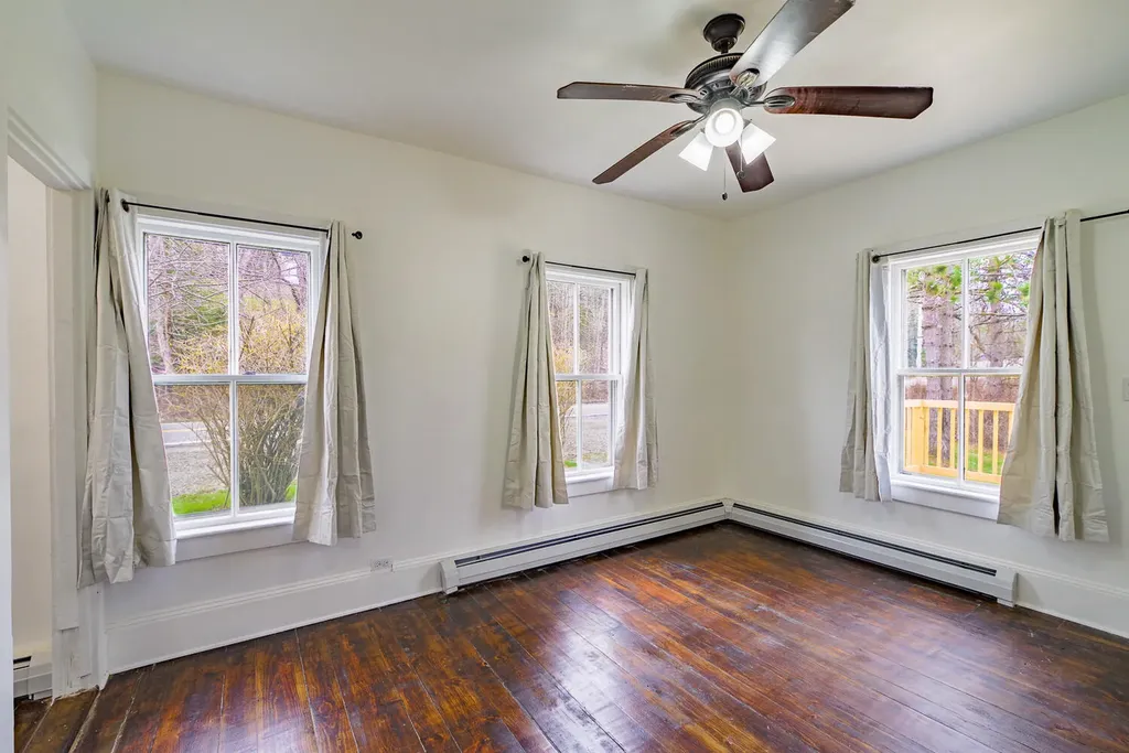 1216 Main Street Waldoboro ME 04572