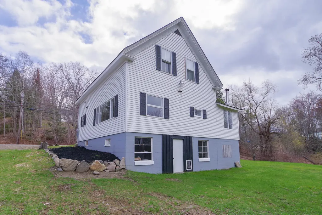 1216 Main Street Waldoboro ME 04572