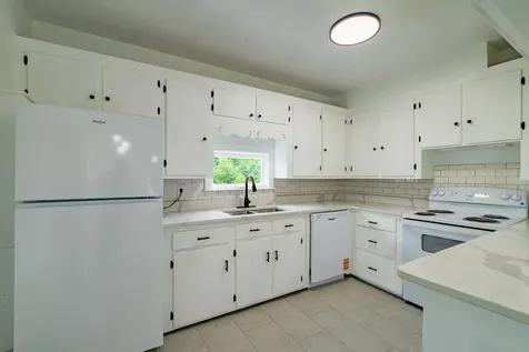 1216 Main Street Waldoboro ME 04572