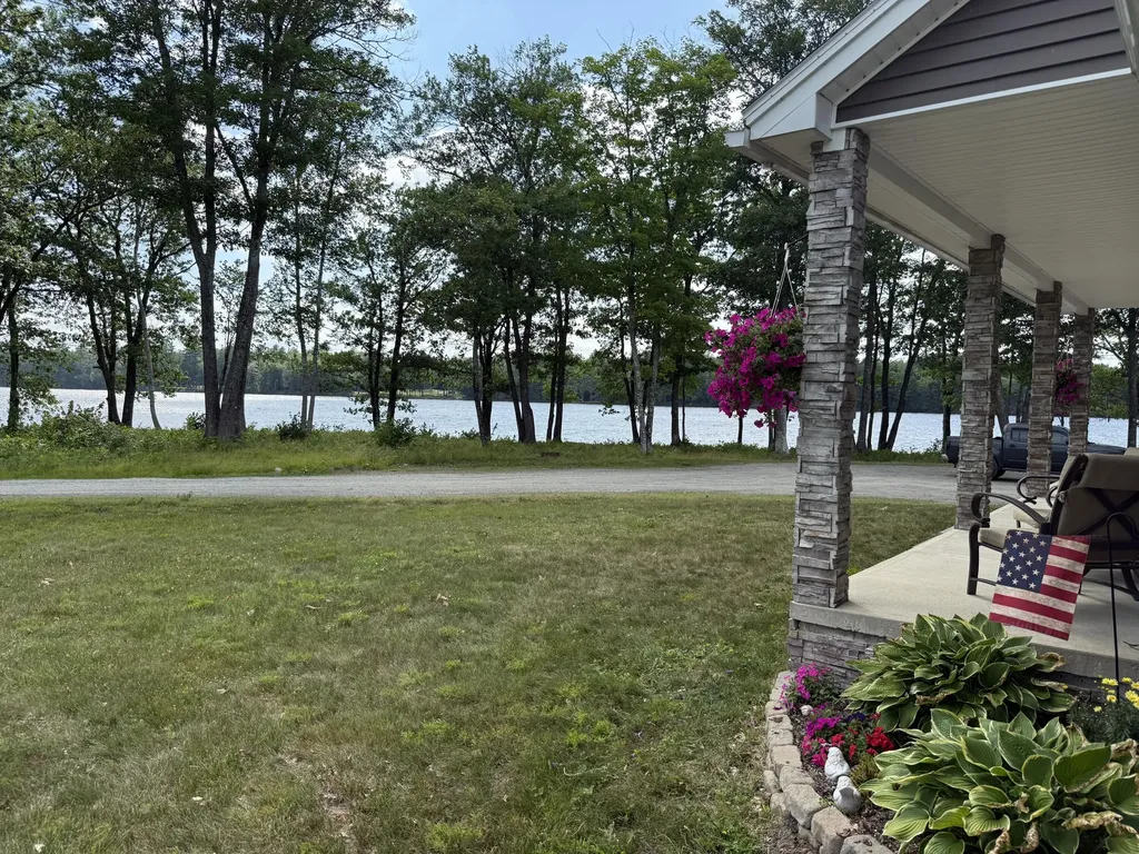 45 Oakview Lane Enfield ME 04493