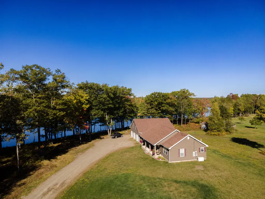 45 Oakview Lane Enfield ME 04493