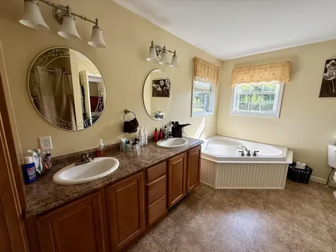 45 Oakview Lane Enfield ME 04493