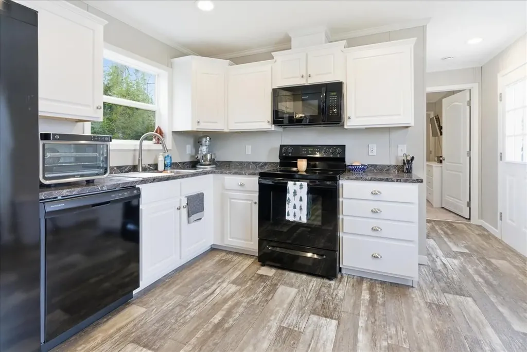 15 Blue Rock Road Monmouth ME 04259