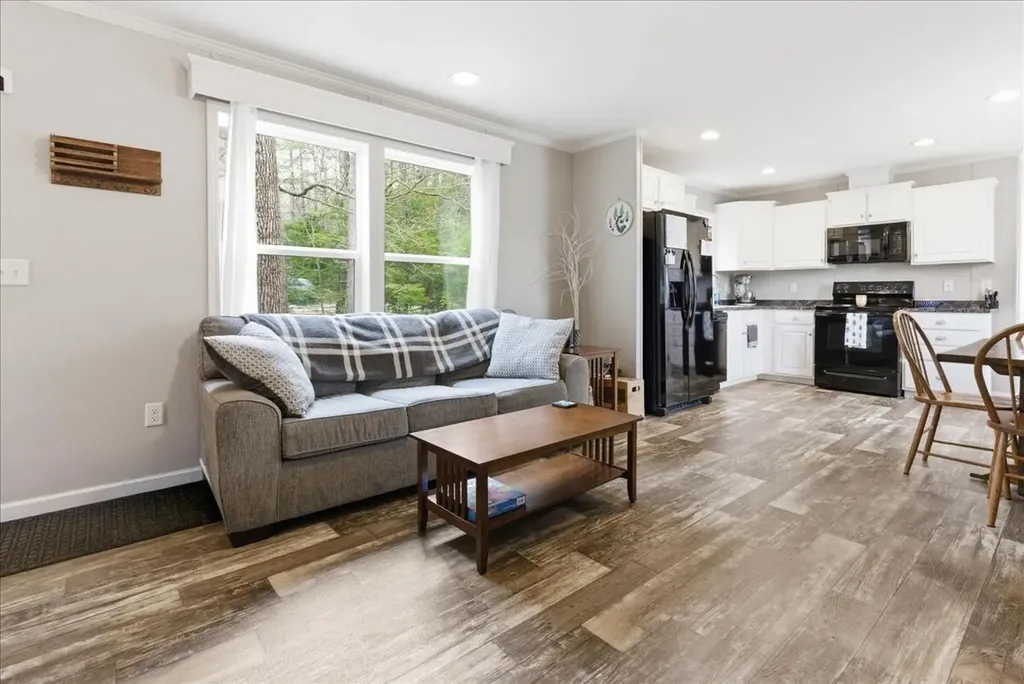 15 Blue Rock Road Monmouth ME 04259