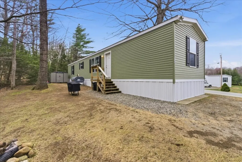 15 Blue Rock Road Monmouth ME 04259