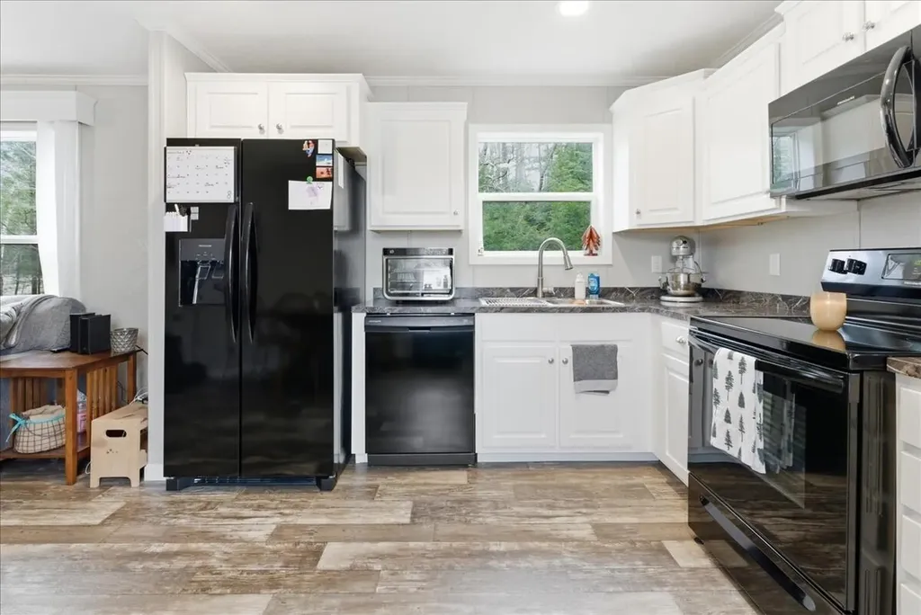 15 Blue Rock Road Monmouth ME 04259