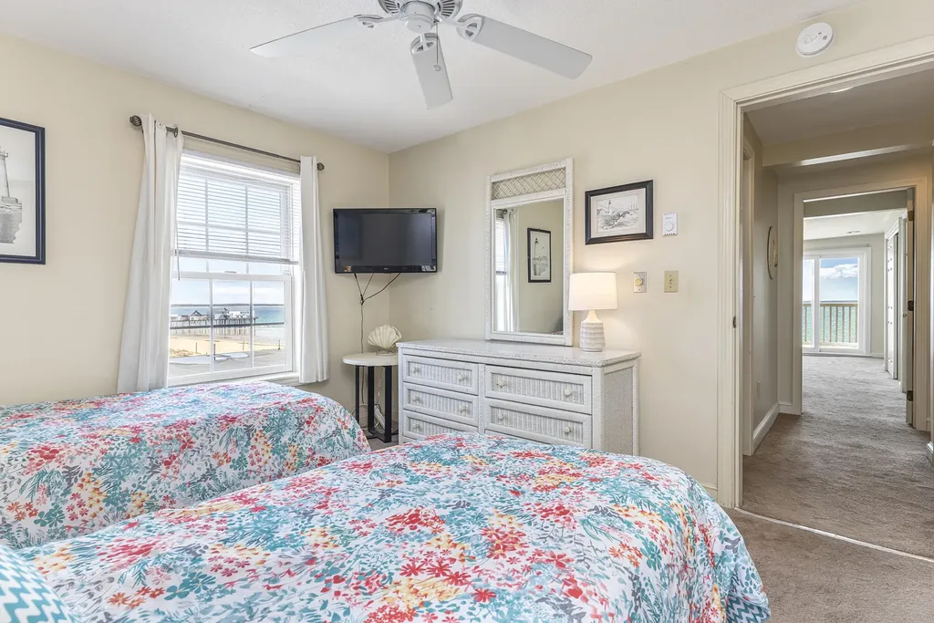 39 W Grand Avenue Old Orchard Beach ME 04064