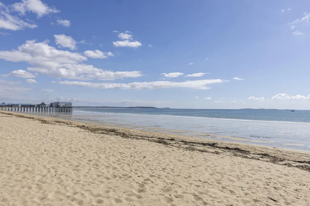 39 W Grand Avenue Old Orchard Beach ME 04064