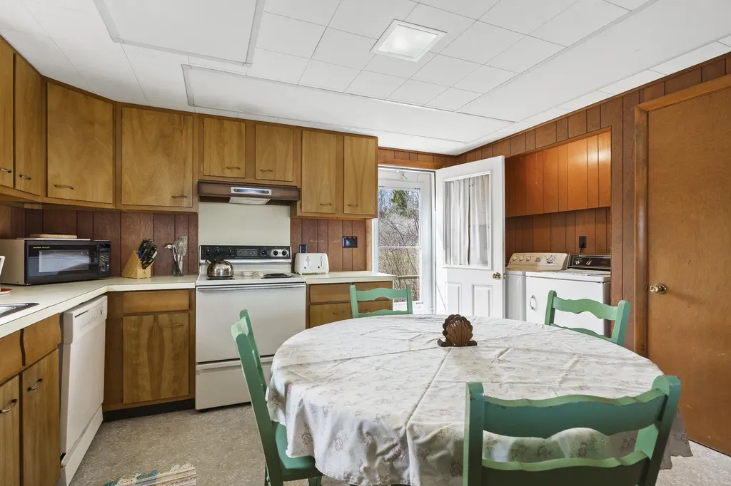 16 Monhegan View Terrace Bristol ME 04554