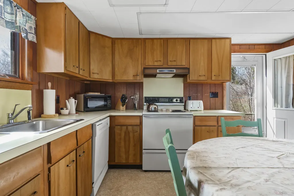16 Monhegan View Terrace Bristol ME 04554