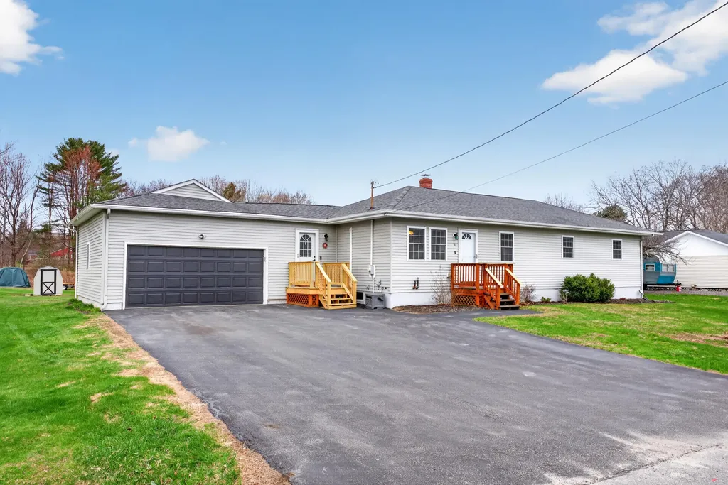 6 Lemay Avenue Lewiston ME 04240