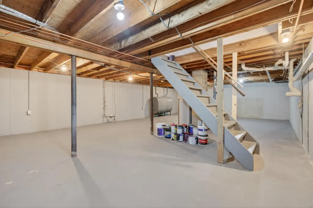 6 Lemay Avenue Lewiston ME 04240