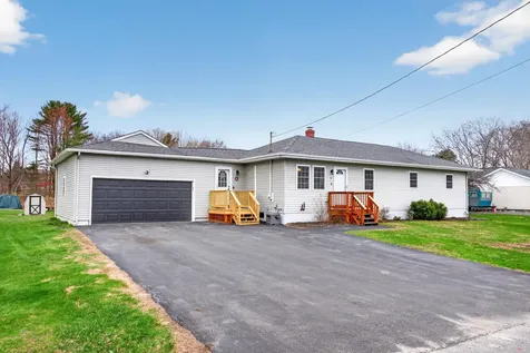 6 Lemay Avenue Lewiston ME 04240