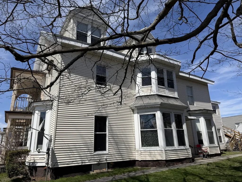 344 Main Street Biddeford ME 04005