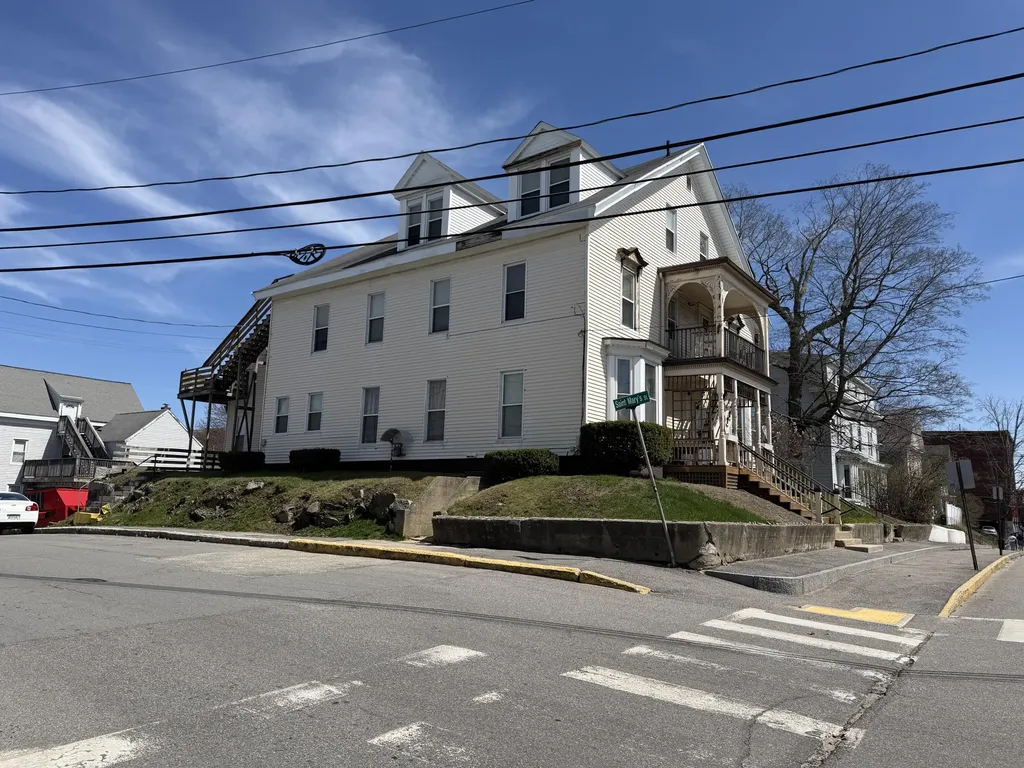 344 Main Street Biddeford ME 04005