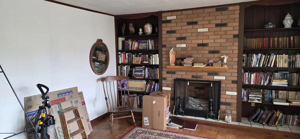 16 Western Avenue East Millinocket ME 04430