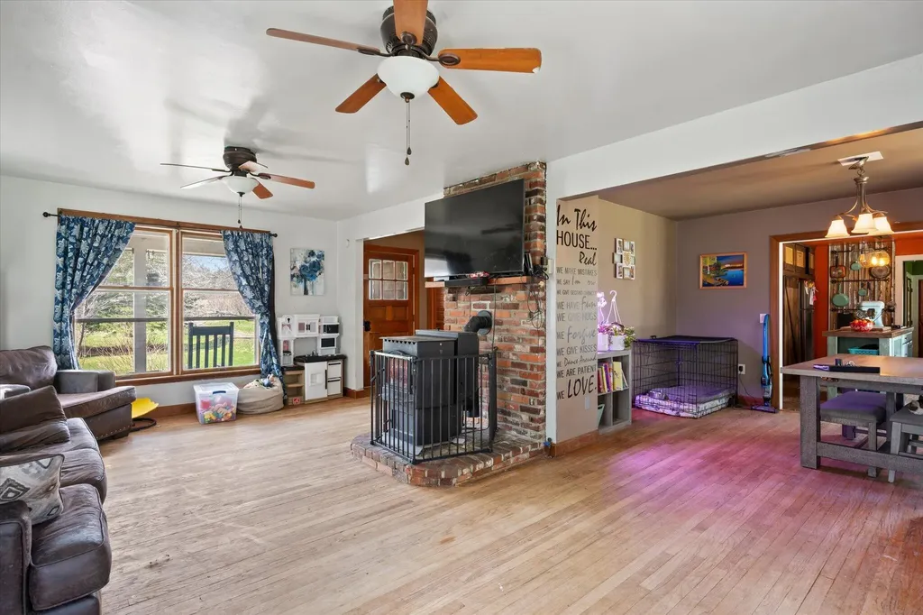 75 Cross Road Stetson ME 04488