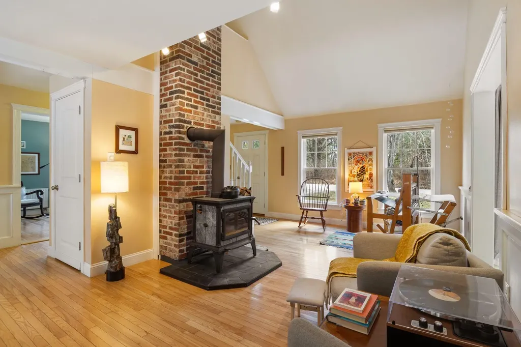 18 Glenview Road Freeport ME 04032
