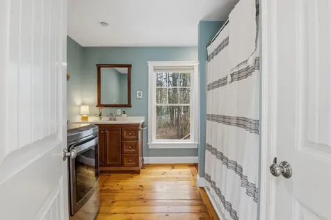 18 Glenview Road Freeport ME 04032