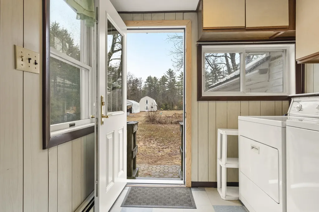 39 Pequawket Trail Standish ME 04084